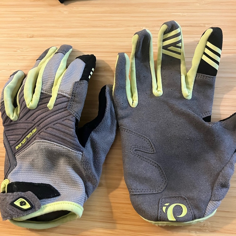 Pearl Izumi Gray and Lime Cycling Gloves, small